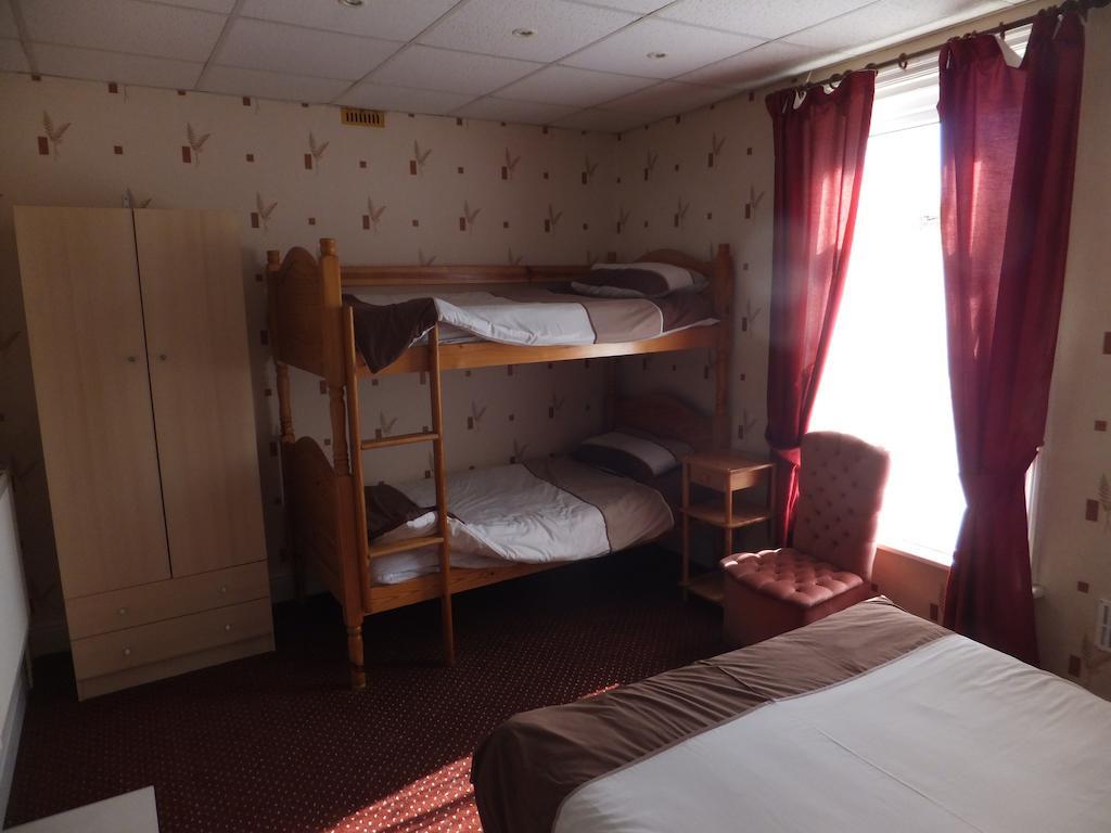Leofric Guest House Blackpool Room photo
